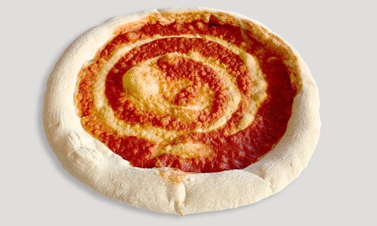 Base per pizza napoletana con pomodoro